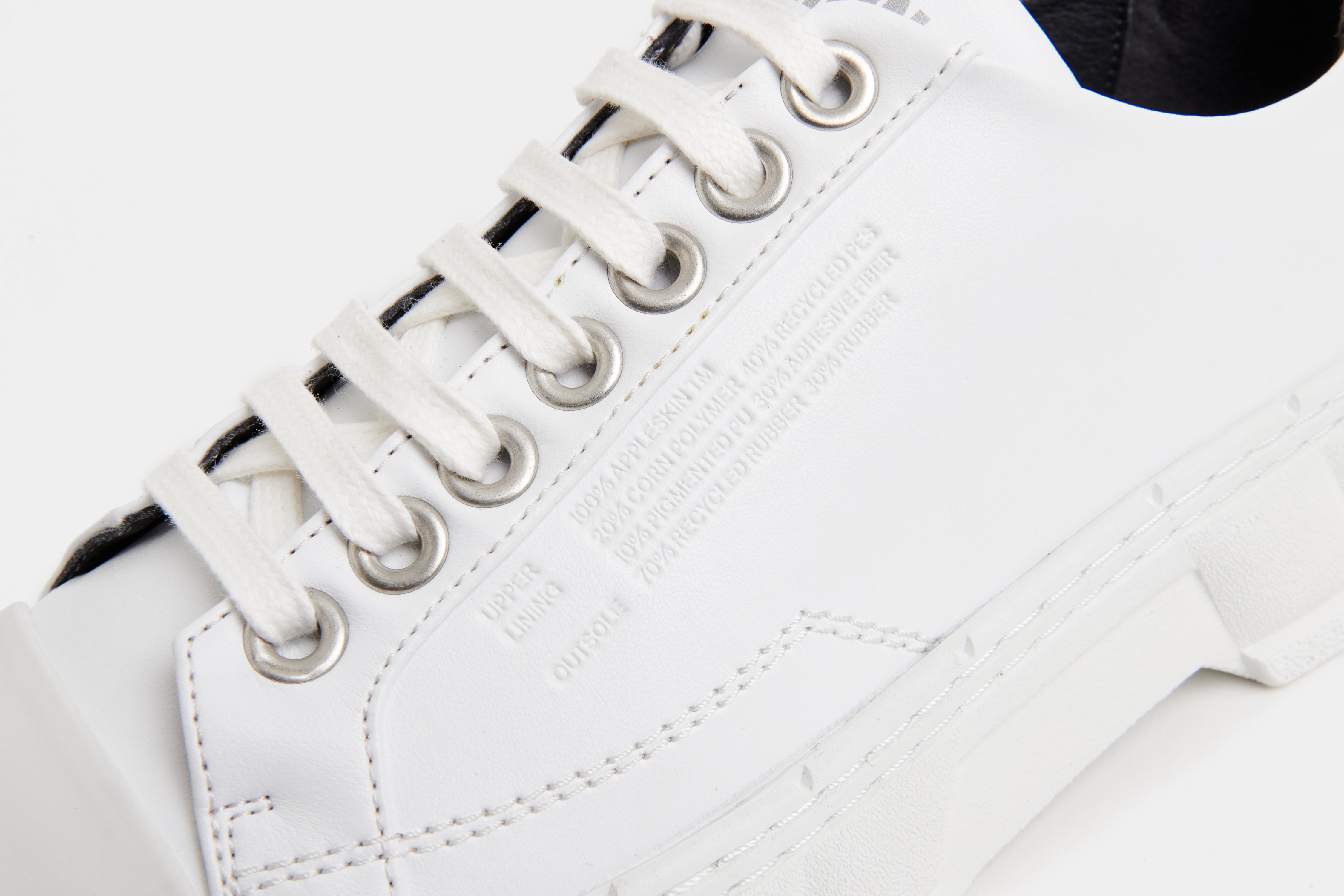 1968 Vegan basketball low-top sneaker out of Appleskin in white apple detail close-up