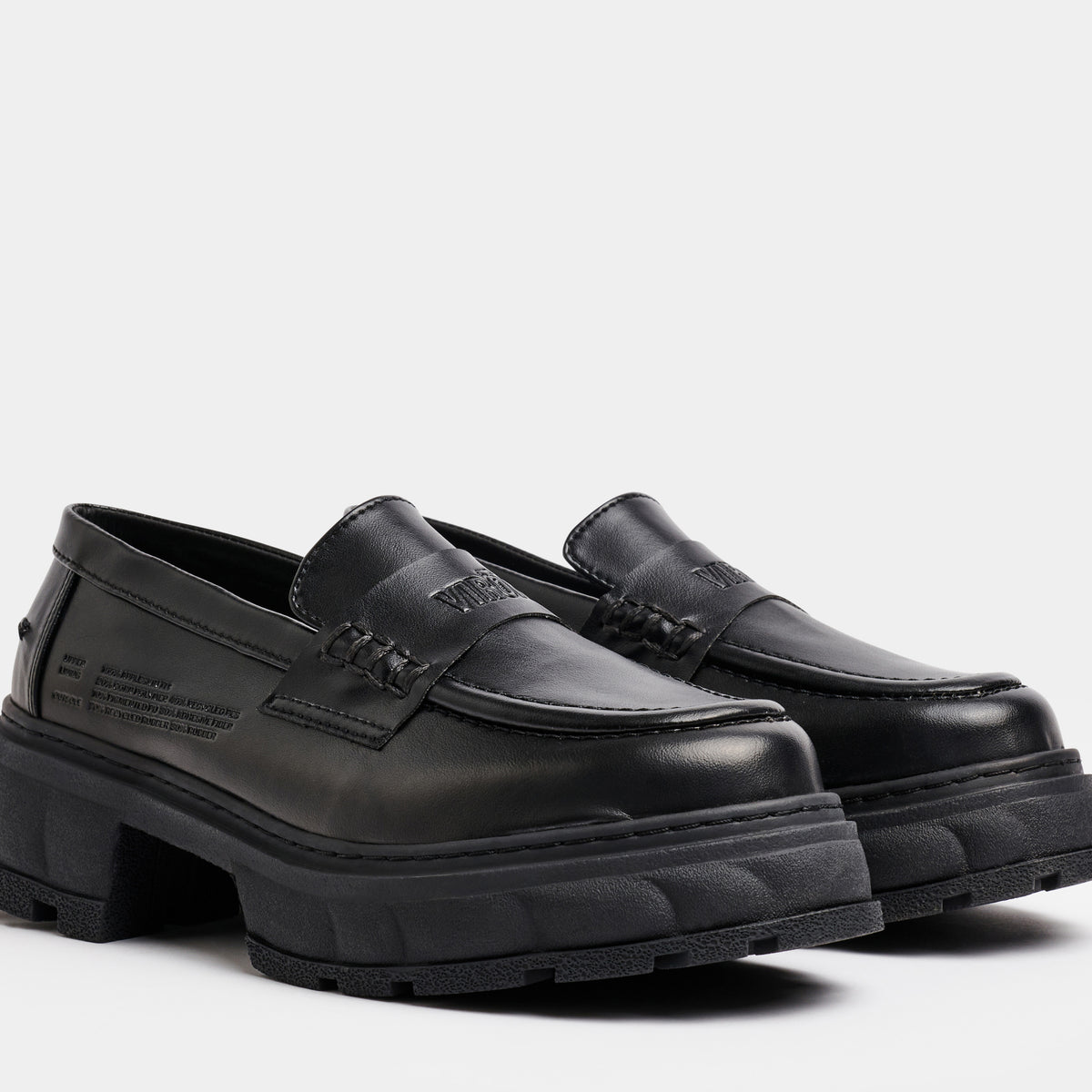 Quantum Vegan raised Loafer shoes out of Appleskin in Black Apple shown from the front