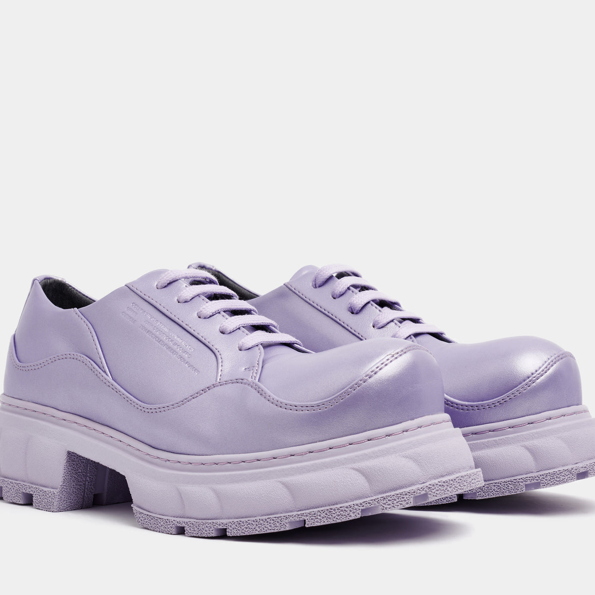 Monarch Virón x collina Strada Vegan derby made from apple leather in lilac apple shown from the front